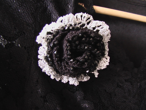 ビーズコサージュ　アップ