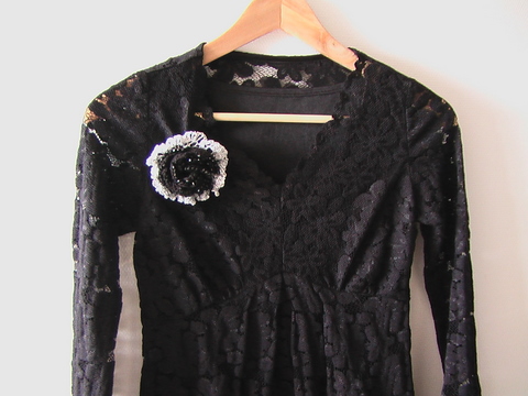 キラッとビーズコサージュ