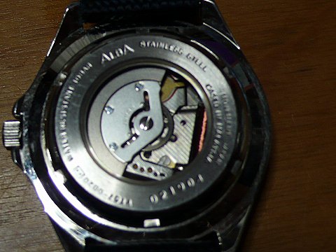 ALBA FIELD GEAR KINETIC　裏蓋スケルトン