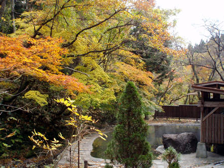 かんけつ泉紅葉004.jpg