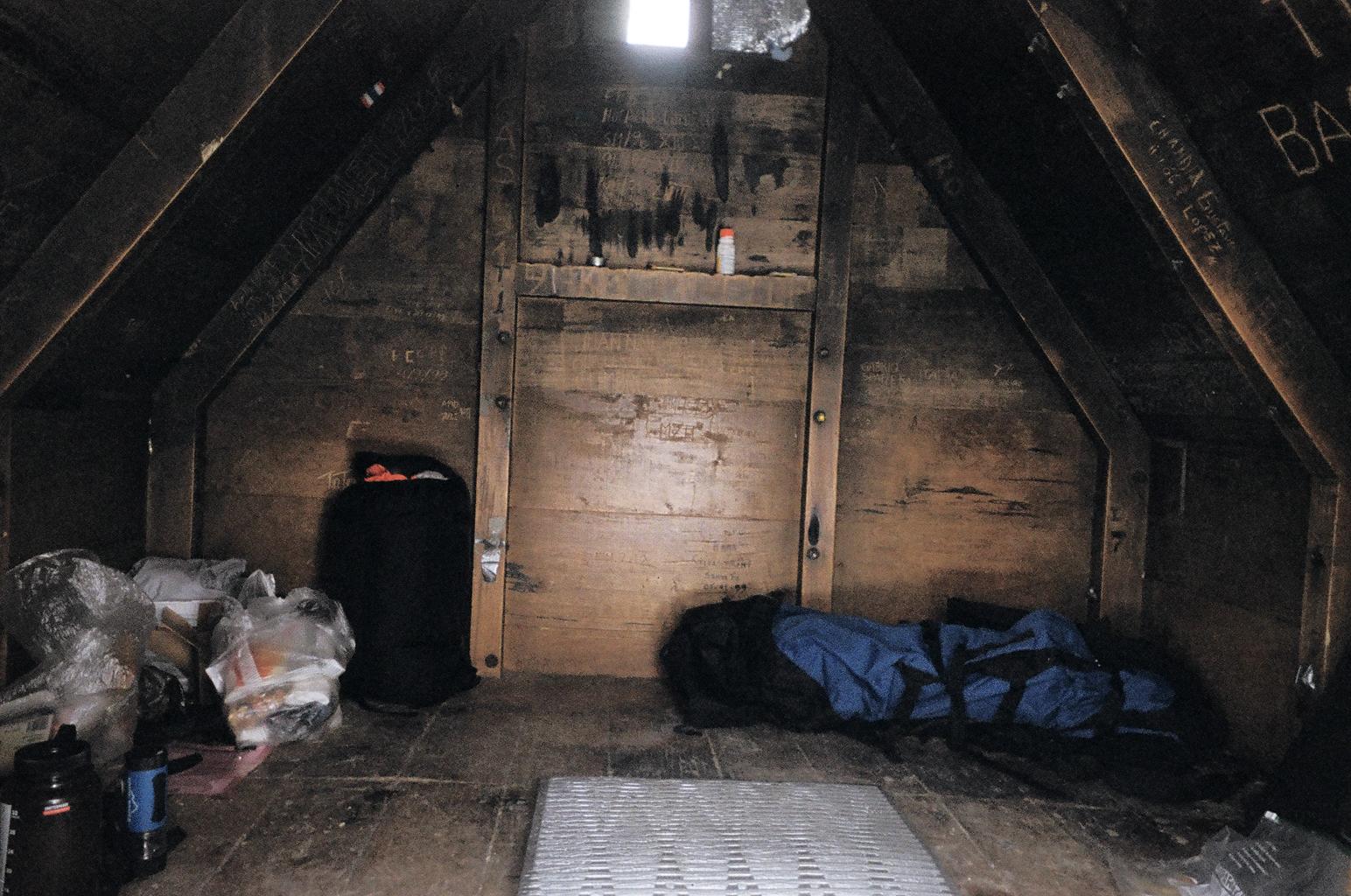 inside berilin hut.JPG