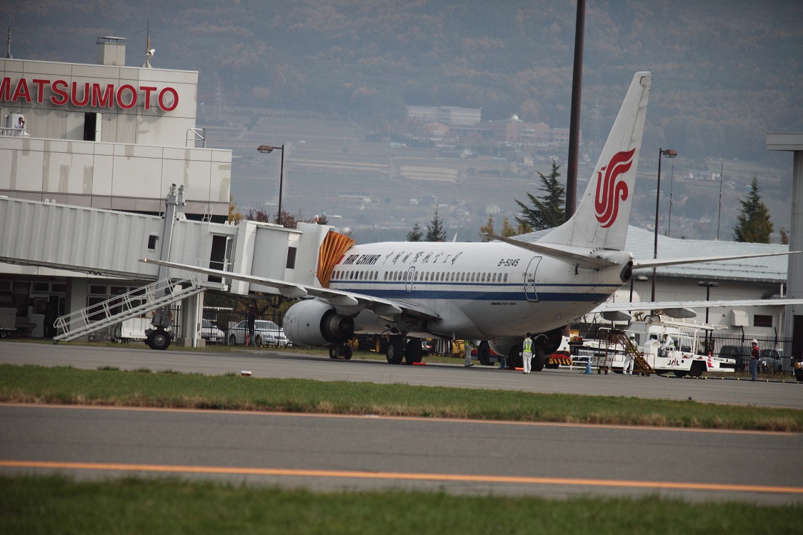 中国国際航空　B737-700