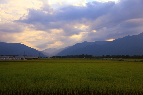 島々谷を照らす斜光