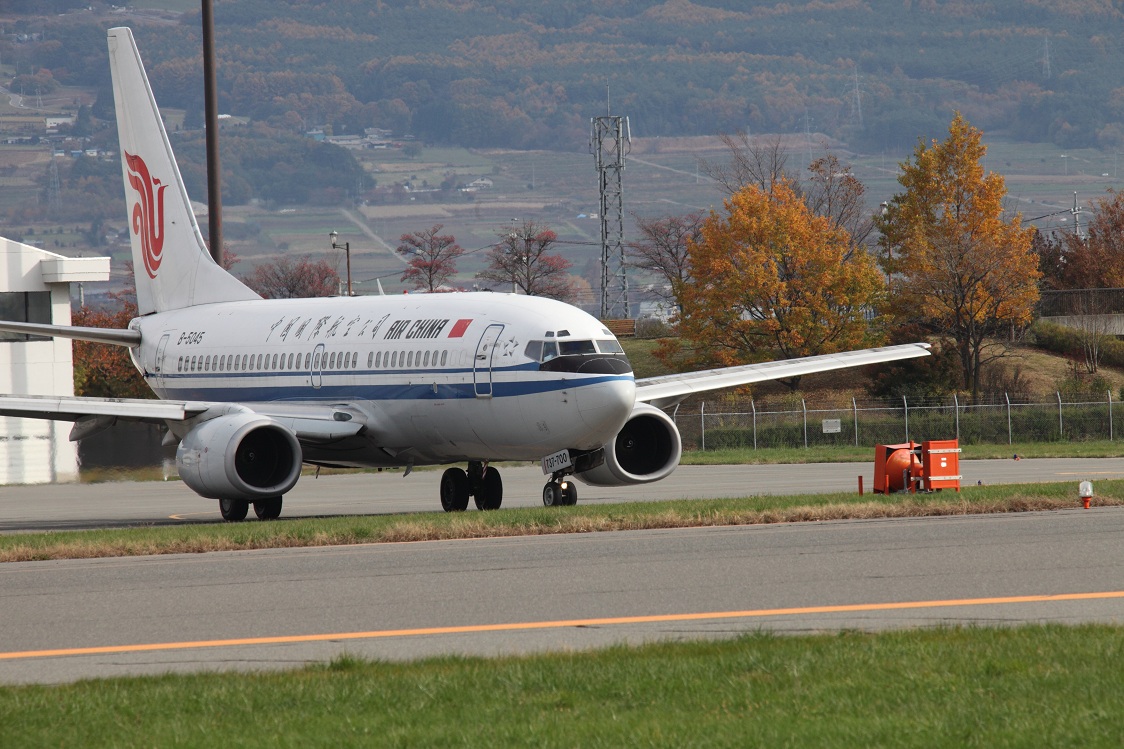 中国国際航空　B737-700