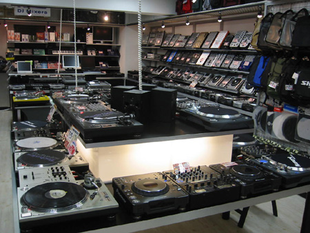 djs_1.jpg