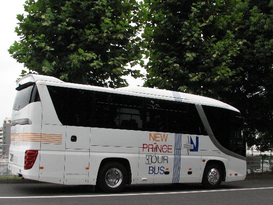 短胴大型観光バス～日野製～サイド