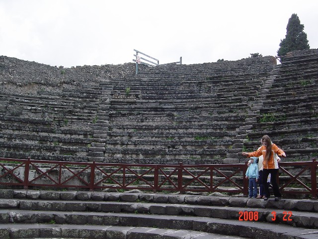 ポンペイ・円形