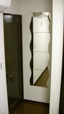 IKEAの鏡「KRABB」