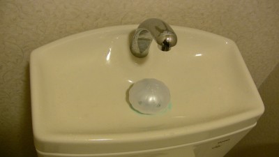 手洗い付きトイレの洗浄剤