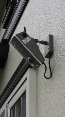 センサーライトつき屋外ワイヤレスカメラVL-W811K