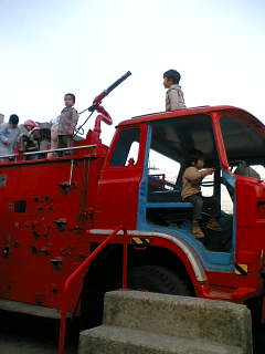 消防車08-03-02_16-34.jpg