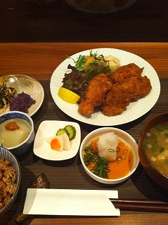 桐家さん　カキフライ定食をおろしポン酢で～♪