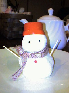 お皿の上の雪だるま