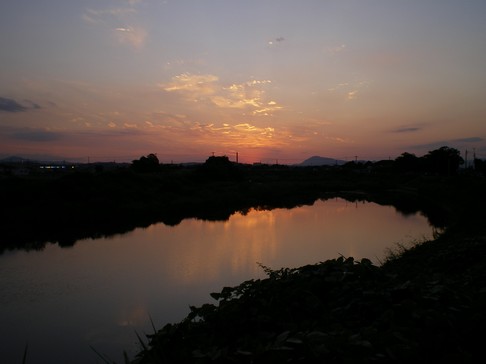 城井川迂回路にて夕陽 19km(17.48)