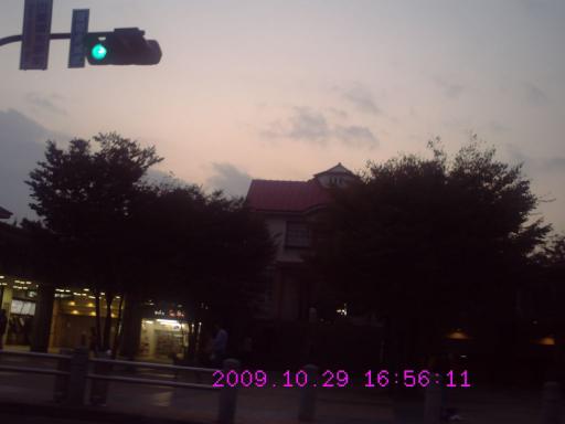 秋の田園調布駅東口（2009年10月29日撮影）。