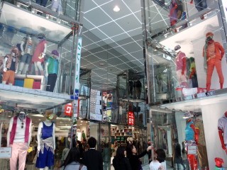 uniqlo_entrance