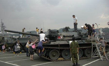 舞鶴戦車1.JPG