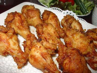 ☆ 只今､揚げたて｢鳥の唐揚げ｣