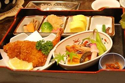 ☆今日のランチ「会席弁当」09-11-30