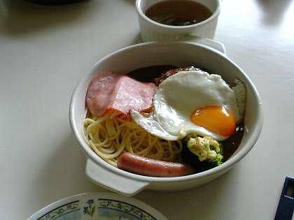 ☆今日の家ランチ ハンバーグにパン粉を付けて｢メンチ｣