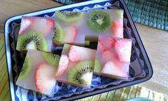 いちごとキウイの寒天.JPG