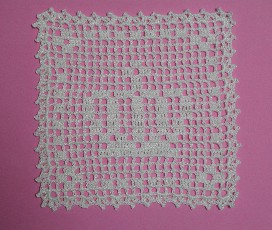王冠のドイリー