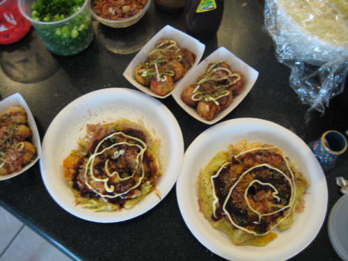 たこ焼きとお好み焼き出来上がり