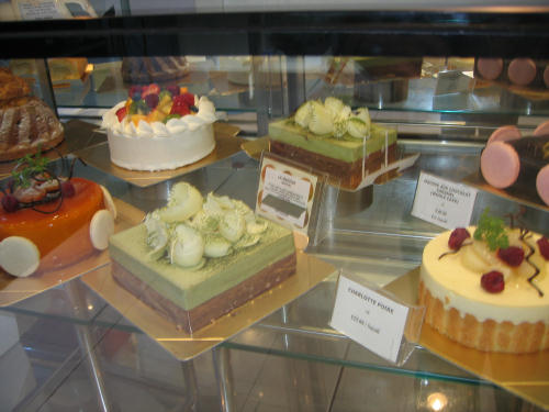 LA PALME D'OR　店内ケーキ１