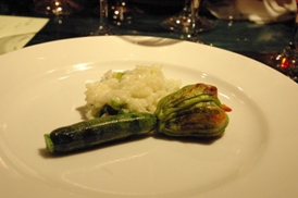 山菜とパルミジャーノのリゾット　花ズッキーニ