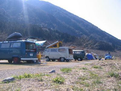 ＢＵＳ－ＩＮＮ