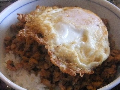 曳舟　タイ料理　エスケータイランド　ガパオガイカイダオ