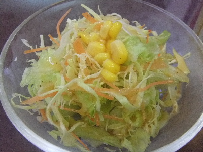 青砥　カレー　クミン　サラダ