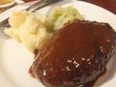 新橋　ビアライゼ　メンチカツ