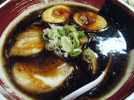 富山　ラーメン　麺家いろは　富山ブラック黒醤油らーめん