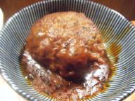 新橋　立飲み　ぼんそわ　煮こみハンバーグ
