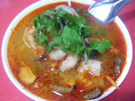 浅草　タイ料理　モンティー　トムヤムクンメン