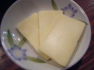 新橋　立飲み　ぼんそわ　チーズ