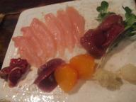 秋田　居酒屋　酒盃　比内鳥刺身