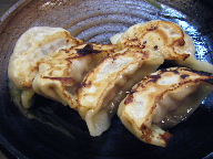 湯島　ラーメン　げんぞう　焼餃子