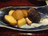 大阪　居酒屋　佳酒真楽まゆのあな　北あかりと椎茸