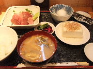 京成高砂　清水家　まぐろぶつ定食