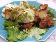 高砂　居酒屋　みこし　唐揚げサラダ