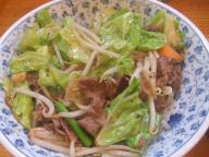 立石　居酒屋　さくらい　牛野菜いためポン酢添え