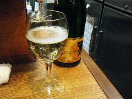 立石　居酒屋　さくらい　シャンパン