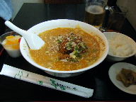 人形町　アジア料理　菜心　坦々麺