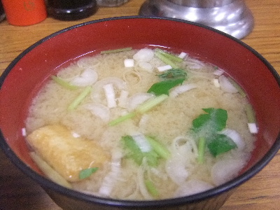 築地　八千代　味噌汁