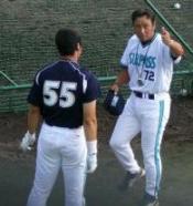 0829岡田を指導する康雄さん