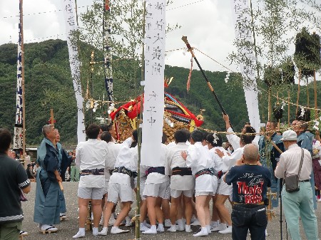 お神輿の収めですが？決まらない。