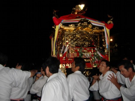 神輿担ぎ