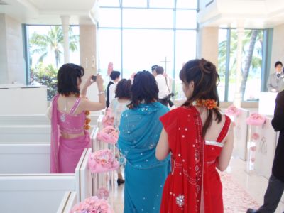 インドのサリーを着て結婚式へ!